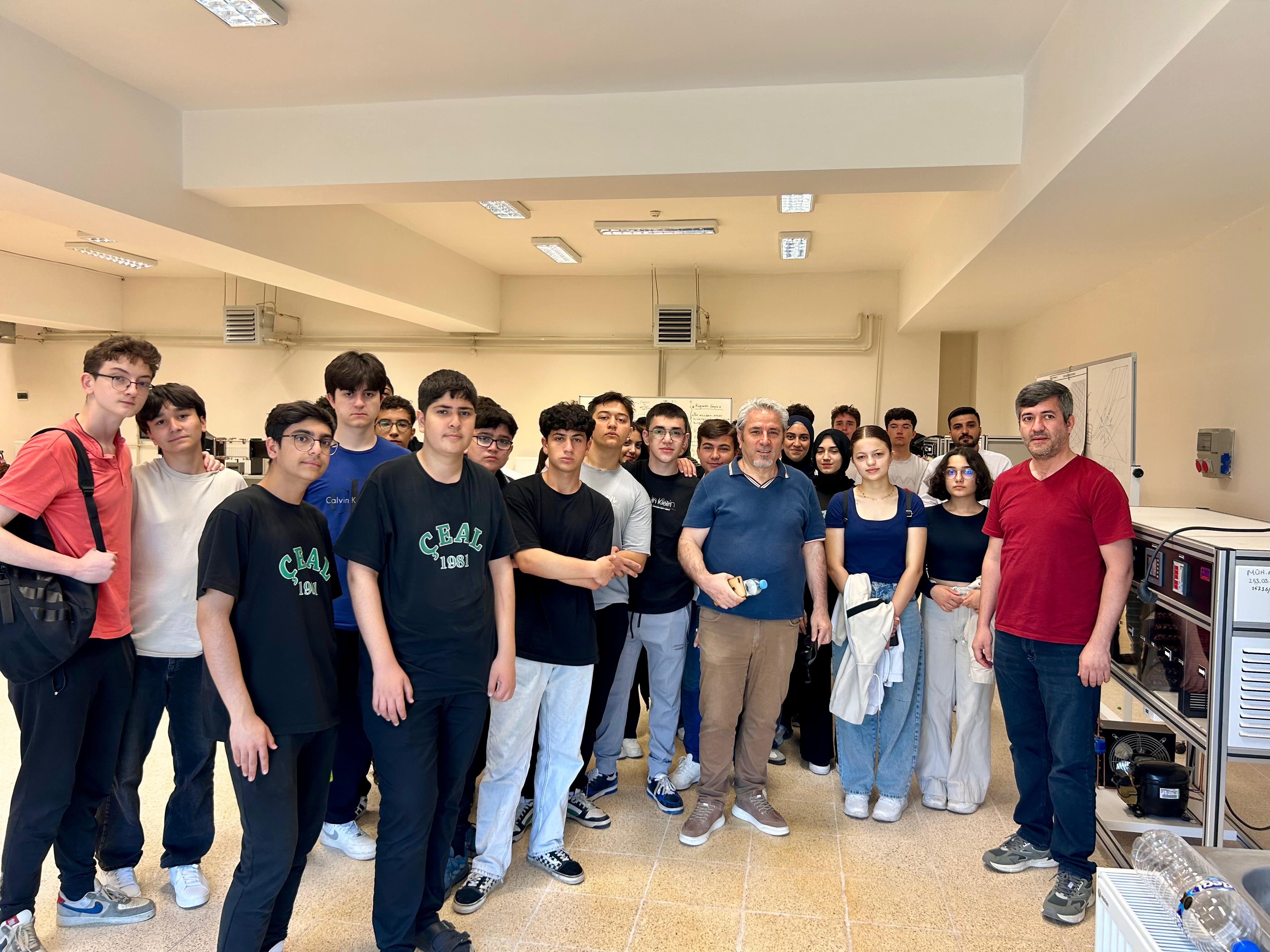 Çukurova Elektrik Anadolu Lisesi öğrencilerine bölümümüzü ziyaret etti